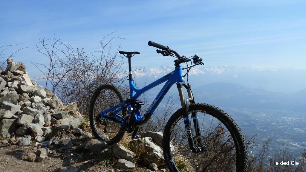 #1 Méta : sur fond de Belledonne Méta : sur fond de Belledonne