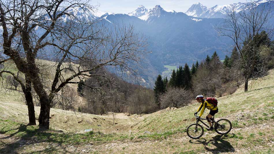 #4 En balcon vers le Chenay : face aux Bauges En balcon vers le Chenay : face aux Bauges