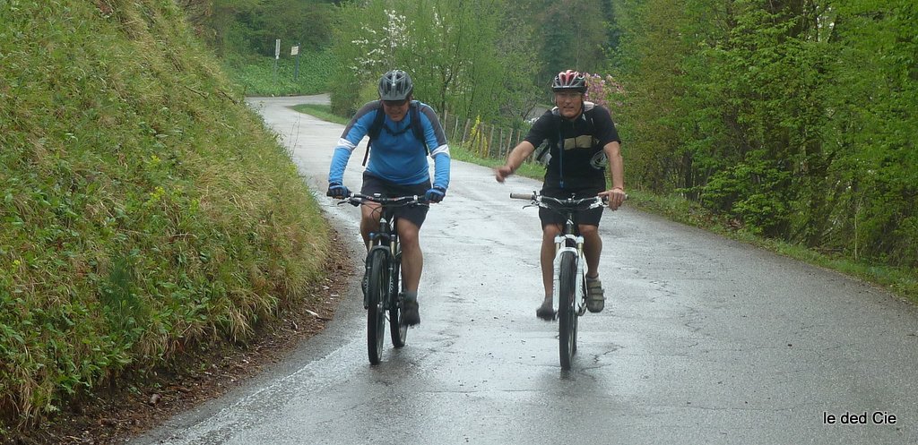#1 Route du Monastère : Bébert et Alain montent au train Route du Monastère : Bébert et Alain montent au train