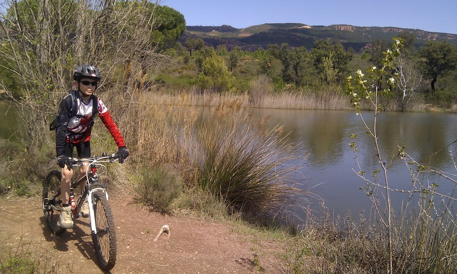 #3 Etang : Petit détour pour aller voir un étang en contrebas de la piste Etang : Petit détour pour aller voir un étang en contrebas de la piste