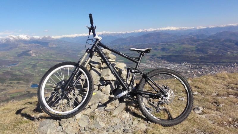 #2 Nouvelle monture : Premier sommet pour la bête de 14kg ! Nouvelle monture : Premier sommet pour la bête de 14kg !