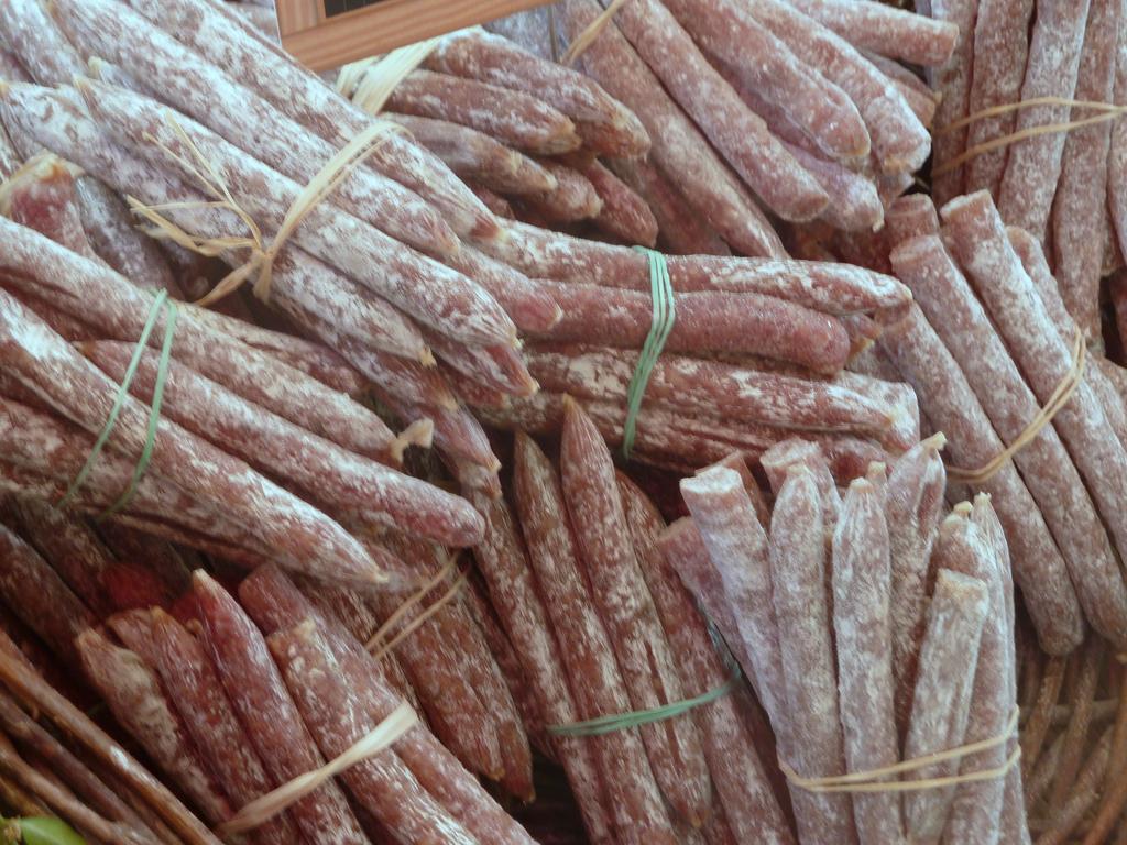 #18 Bédoin : Le genre de "fagot" que l Bédoin : Le genre de "fagot" que l'on place entre la fougasse des Sudistes et le canon de Syrah.