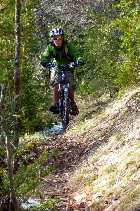 #6 Traversée descendante : Voilà la cerise sur le gâteau qui va évidement plaire à tous. C Traversée descendante : Voilà la cerise sur le gâteau qui va évidement plaire à tous. C'est cela le VTT