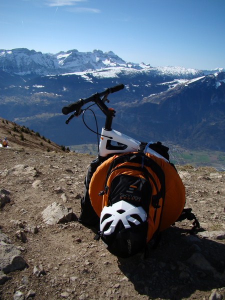 Mountain skyver : Kibo Carbon dans le sac Ortovox