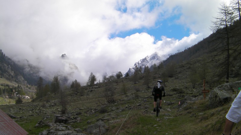 #1 Départ de St Grat : les conditions sont limites, le ciel se découvre Départ de St Grat : les conditions sont limites, le ciel se découvre