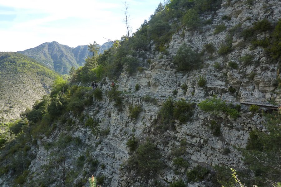 #12 Sentier exposé : Faut pas s Sentier exposé : Faut pas s'en coller une ici