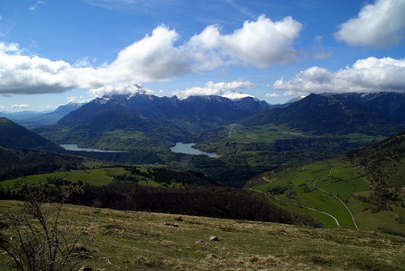 #1 Arrivée au Haut Col : vue panoramique sur le Dévoluy. Arrivée au Haut Col : vue panoramique sur le Dévoluy.