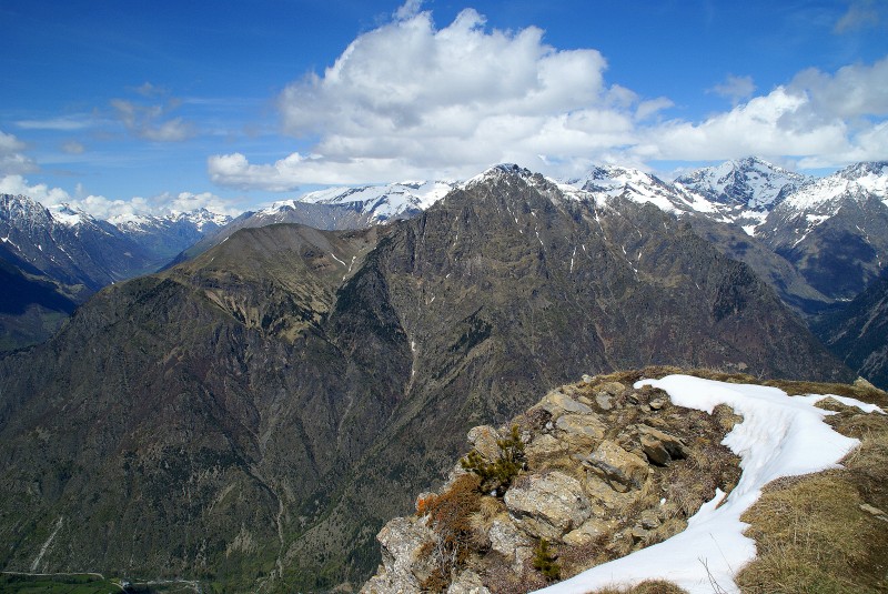 Vue NE : l'Arcanier. Dans le PNE, mais à vue de nez, on ne rate pas grand chose...