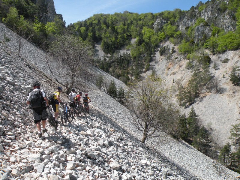 #12 jour5 : Passage peu roulant, las cailloux sont un peu trop gros... jour5 : Passage peu roulant, las cailloux sont un peu trop gros...