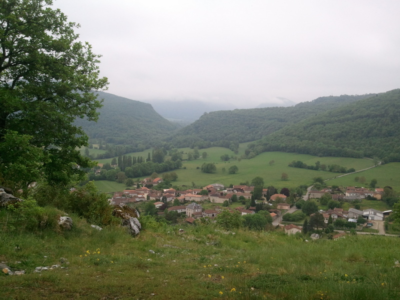 #6 Izault de l Izault de l'Hotel : Le village. Dommage, par beau temps, il y a une superbe vue sur le massif du Cagire.
