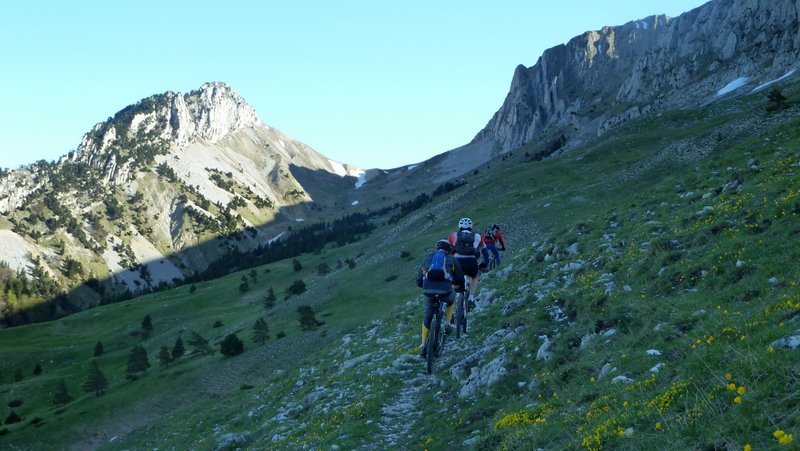 Vers le col de Seysse : Magnifique traversée exigeante. Ici, c'est la montagne!