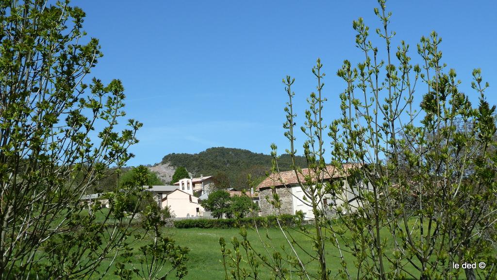 #3 Esparon la bâtie : hameau qui sera visité avant la montée au Patègue Esparon la bâtie : hameau qui sera visité avant la montée au Patègue