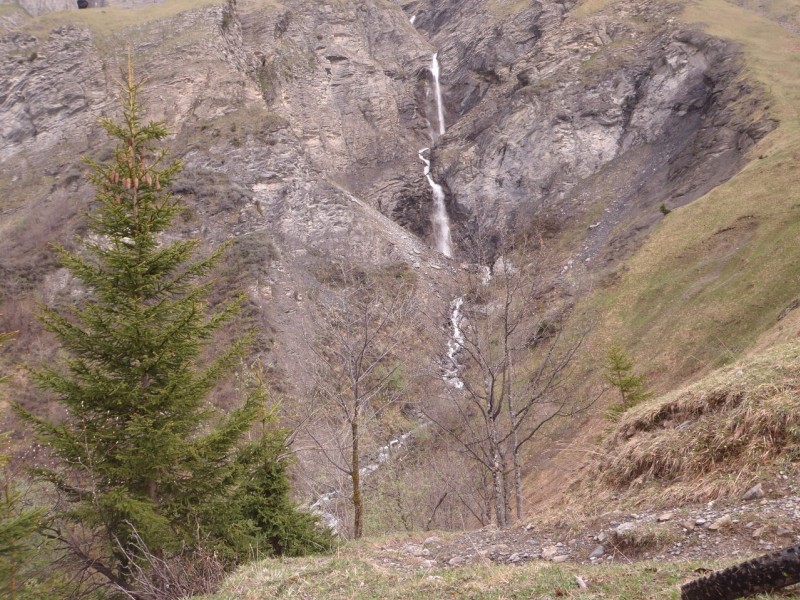 cascade : Traversée de la cascade obligée et pas facile ! nous étions mouillés...