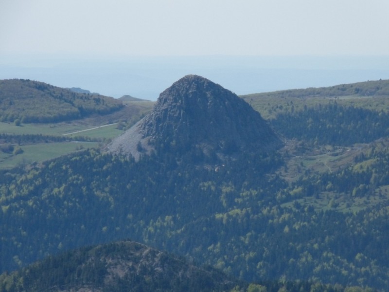 #7 Zoom : sur le Mont Gerbier des Jonc, source de la Loire. Zoom : sur le Mont Gerbier des Jonc, source de la Loire.