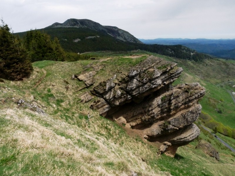 #10 Cirque des Boutières : avec la face SE du Mezenc Cirque des Boutières : avec la face SE du Mezenc