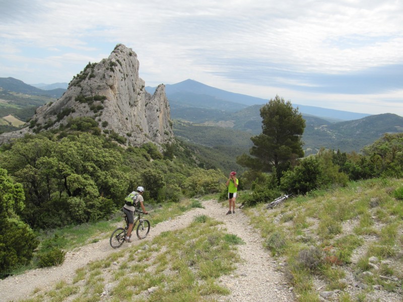 #17 Dentelles : On cherche où poser les fougasses ! Dentelles : On cherche où poser les fougasses !