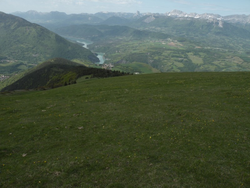 photo3 : Du sommet vue sur le Mt Aiguille et le lac de Monteynard