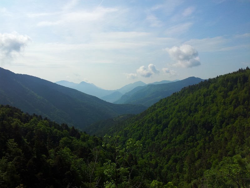 #3 Vallée remontante de Lucéram : Un ciel étonnamment bleu ! Vallée remontante de Lucéram : Un ciel étonnamment bleu !