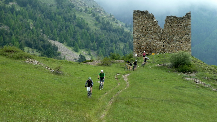 Départ du fort de Réallon : Départ en groupe du fort pour se régaler de cette petite portion cassante