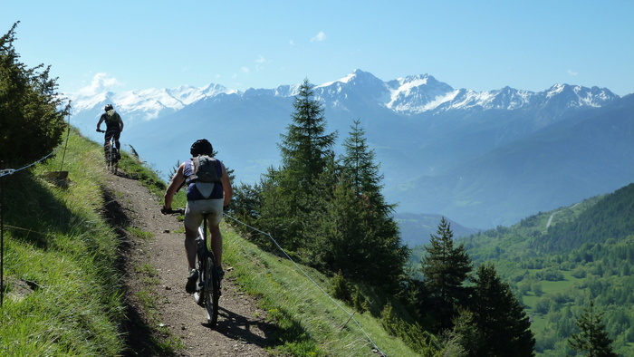 #2 Pique les yeux : Enfin de la vue à s Pique les yeux : Enfin de la vue à s'en faire péter les yeux! La neige est encore bien là