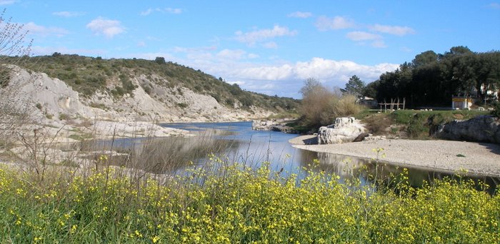 #1 Le Gardon : Les berges du Gardon à Collias Le Gardon : Les berges du Gardon à Collias