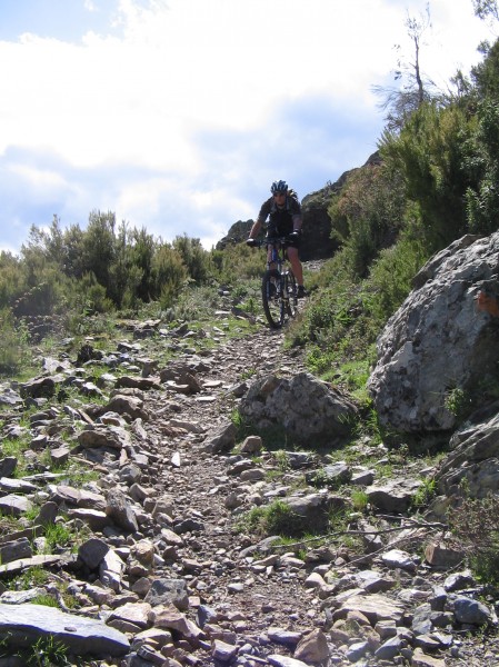 #5 Un appercu du terrain : Christophe dans la descente Un appercu du terrain : Christophe dans la descente