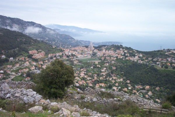 #5 La Turbie : Vite avant que l La Turbie : Vite avant que l'orage n'arrive, descendre sur la maison !