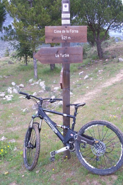 #3 Cime de la Forna : La dernière descente se profile entre les goutes Cime de la Forna : La dernière descente se profile entre les goutes