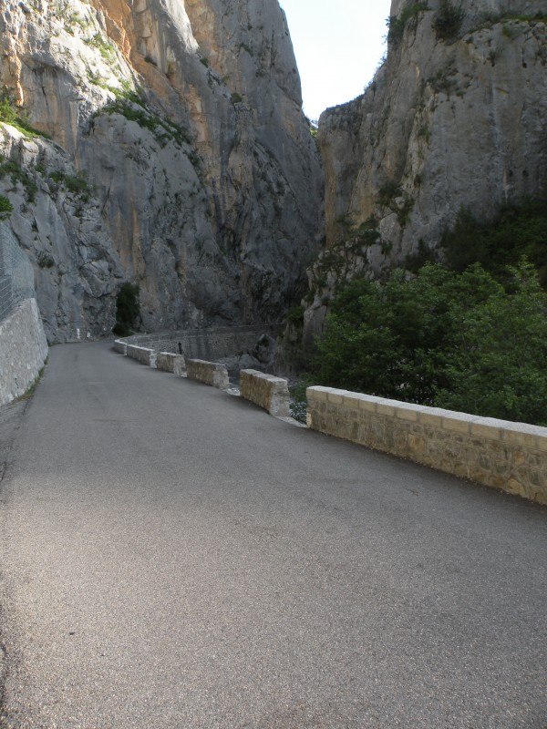 Photo1 : Départ sur la route pour ce chauffer, la clue de Barles