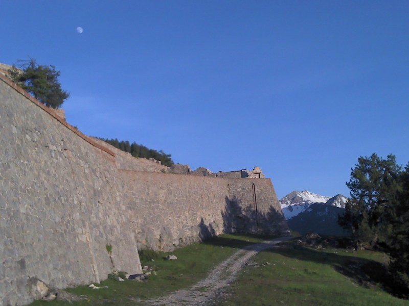 le fort : sous la lune