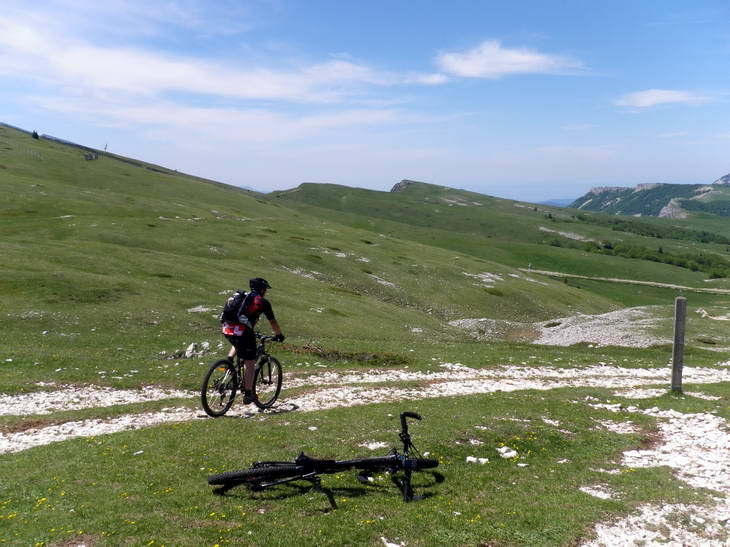 #12 Hauts plateaux : On passe le point culminant du parcours pour plonger vers Rousset Hauts plateaux : On passe le point culminant du parcours pour plonger vers Rousset