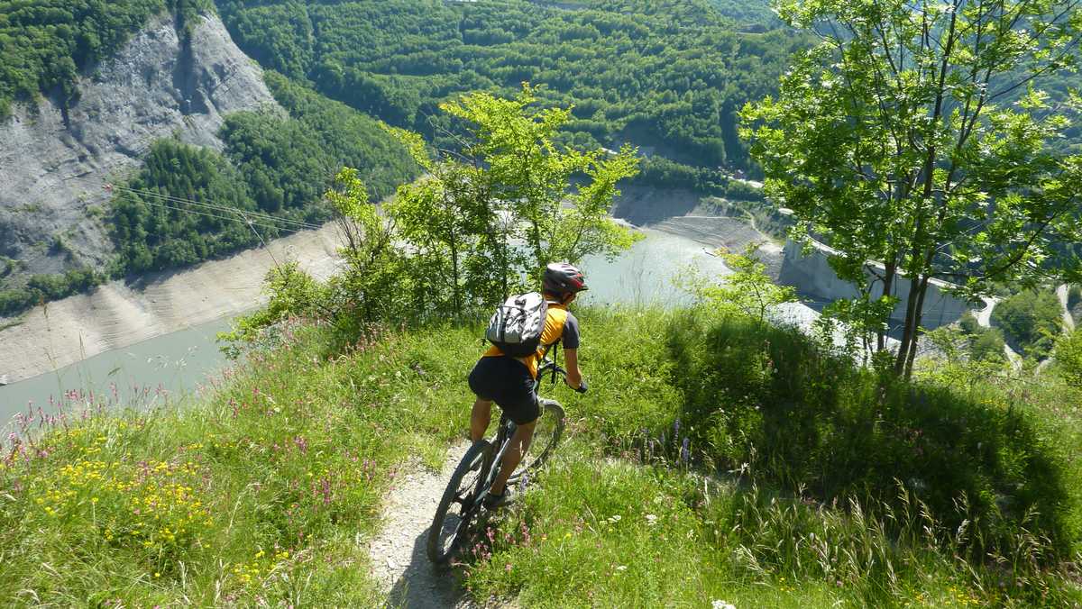 Jeroen : épingles à la verticale du lac, vaut mieux pas tomber ici...