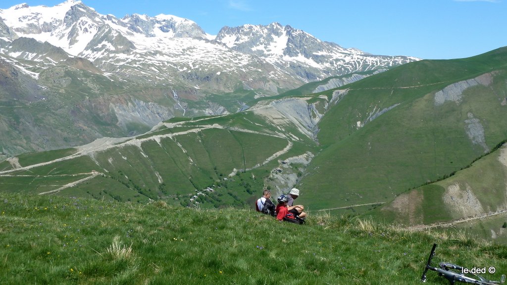 Col de Maison Coing : On bulle en attendant les 2 échappés