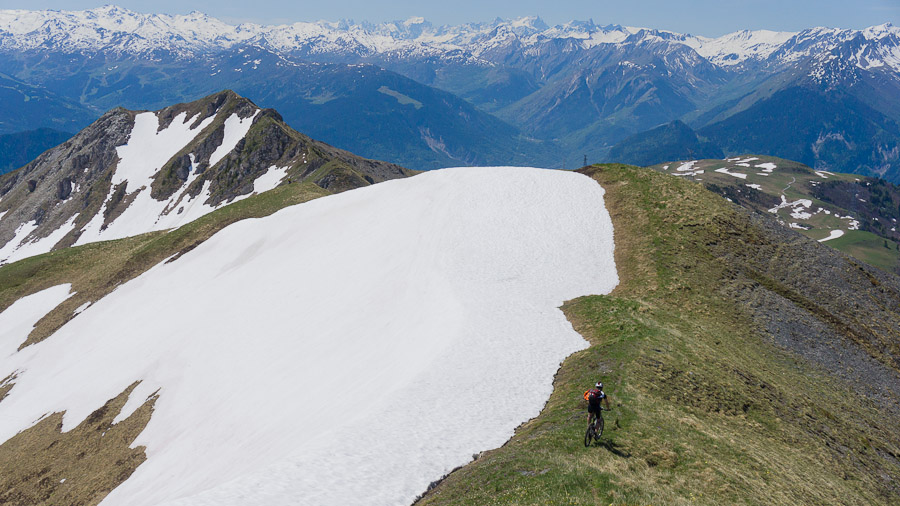 Sur l'arête : petite sente bien agréable