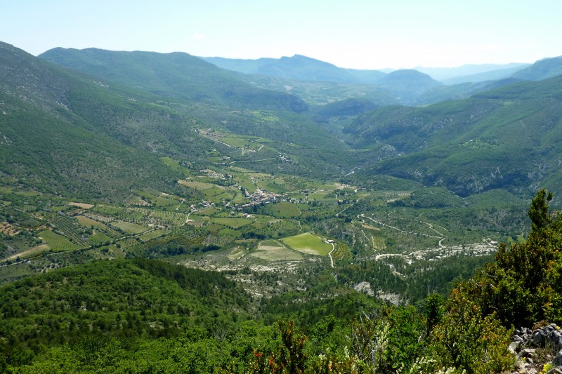 Villeperdrix : Beau village Dromois et Provençal