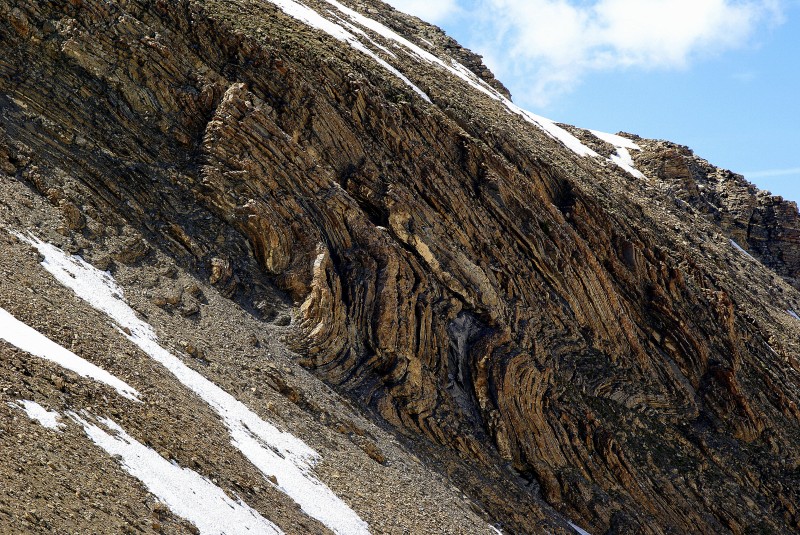 #8 Sous la Grande Epervière : magnifiques plissements de terrain Sous la Grande Epervière : magnifiques plissements de terrain