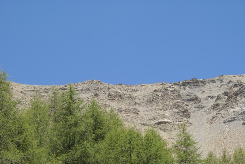 C'est là-haut qu'on monte : zut, j'ai oublié mon baudrier...