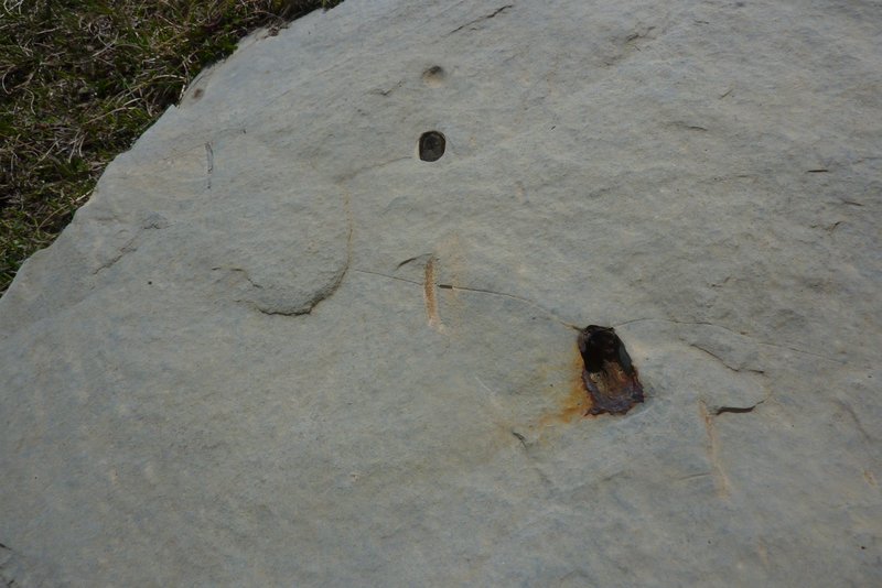 #19 Traces de combats : Les balles rouillent, mais c Traces de combats : Les balles rouillent, mais c'est la preuve que ces crêtes n'ont pas toujours été aussi sereines qu'aujourd'hui