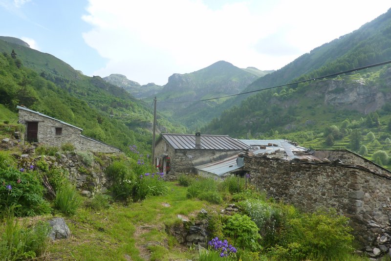 #6 Hameau du Réfréi : Habité alors que le seul accès est piéton ! Bravo ! Hameau du Réfréi : Habité alors que le seul accès est piéton ! Bravo !