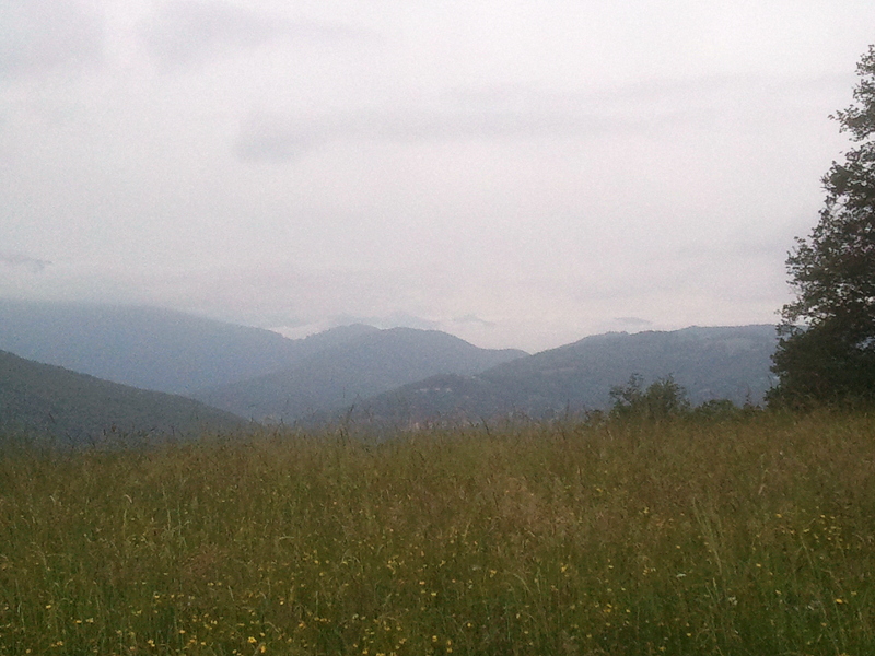 #11 photo 11 : Les nuages nous laisse entrevoir quelques sommets. photo 11 : Les nuages nous laisse entrevoir quelques sommets.