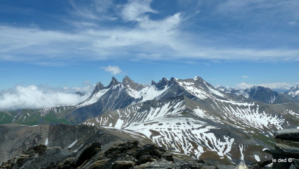 Savoie proche et : montagnes qui passent en mode Été