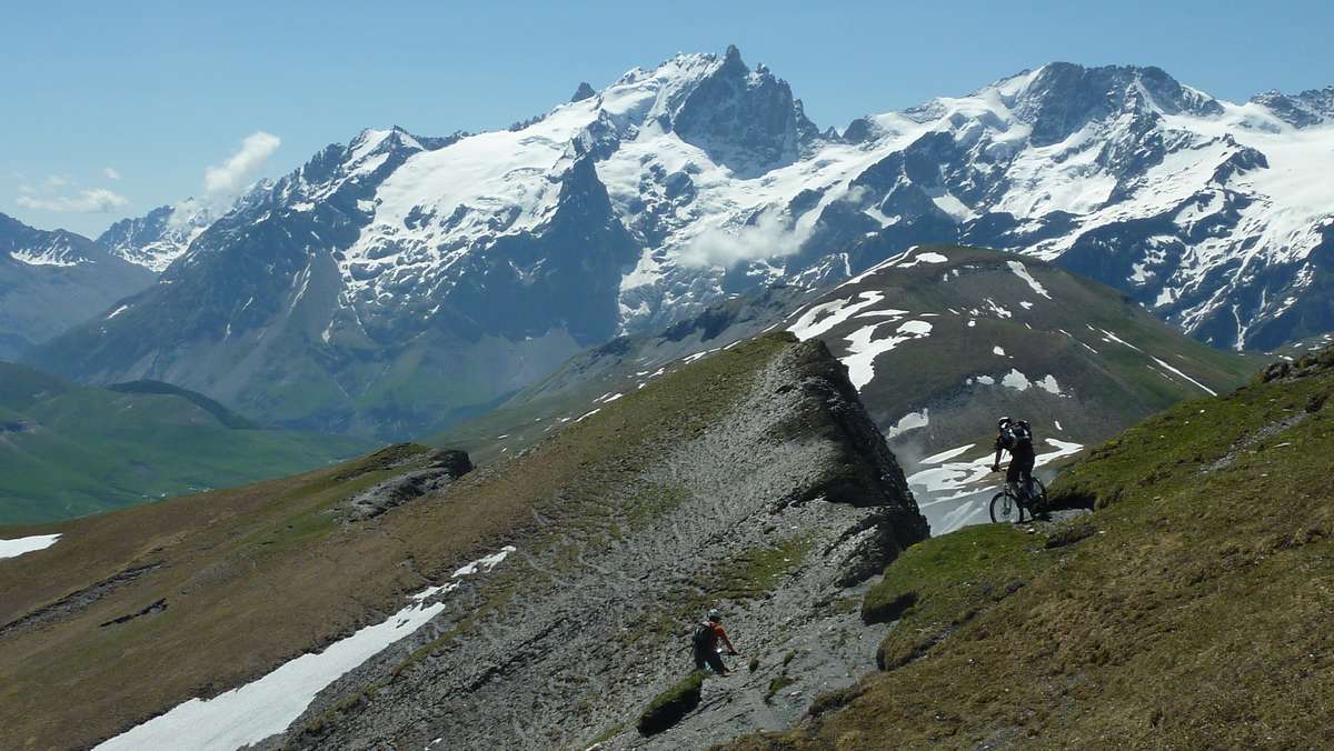 Crete de la Tete du Vallon : Gilles plonge dans le vide