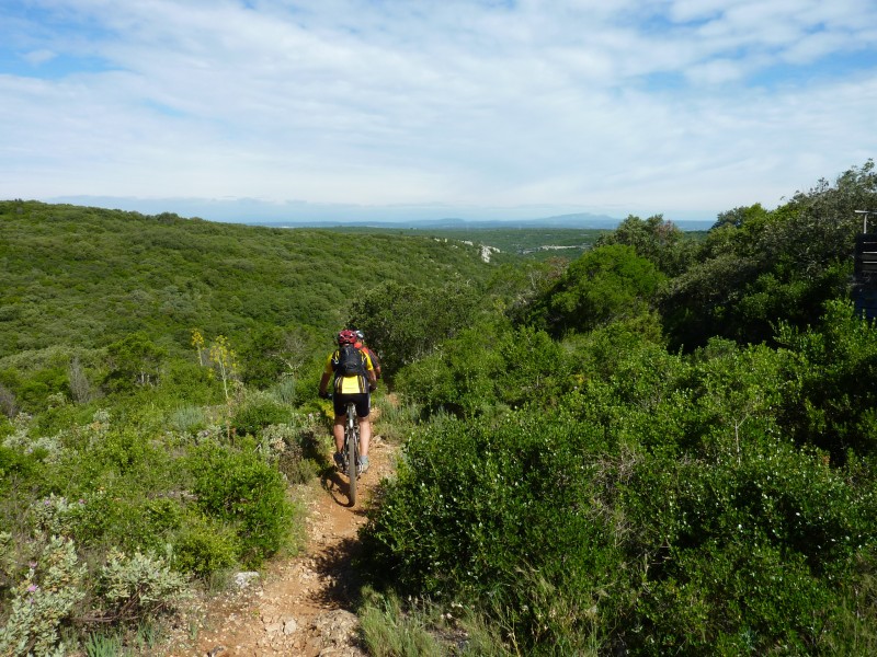 #2 Sentier de la Signore : Le sentier file jusqu Sentier de la Signore : Le sentier file jusqu'au Gardon