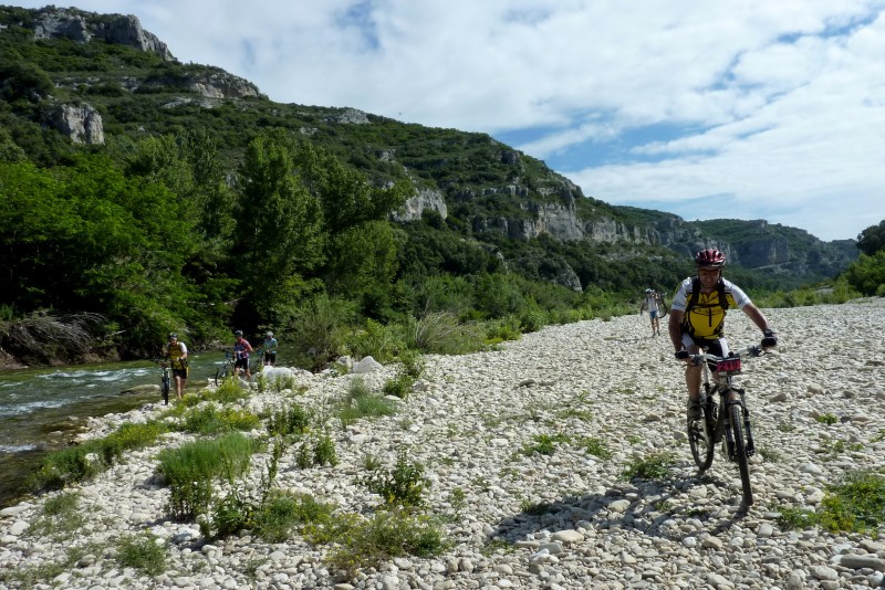 #4 Berges du Gardon : On va bientôt traverser Berges du Gardon : On va bientôt traverser