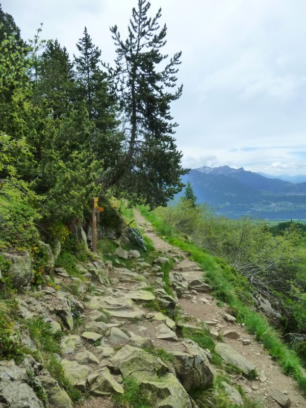 Les Cougnets : bifurcation entre GR50 et Traversée du Chevalet