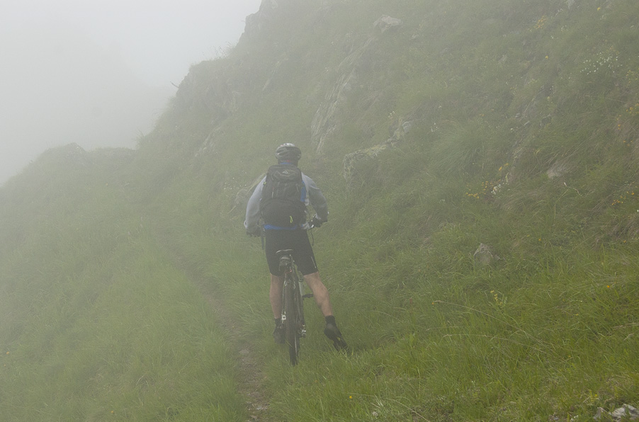 #10 Curnis auta : Dans la nebbia Curnis auta : Dans la nebbia