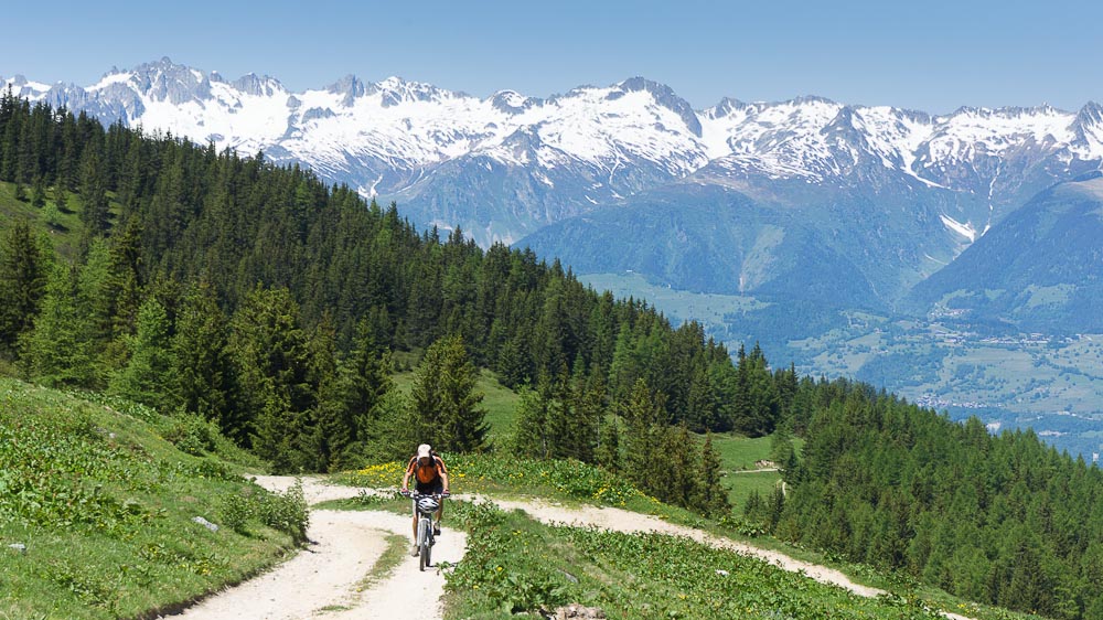 #1 Montagne du Bettex : la Lauzière encore bien blanche Montagne du Bettex : la Lauzière encore bien blanche
