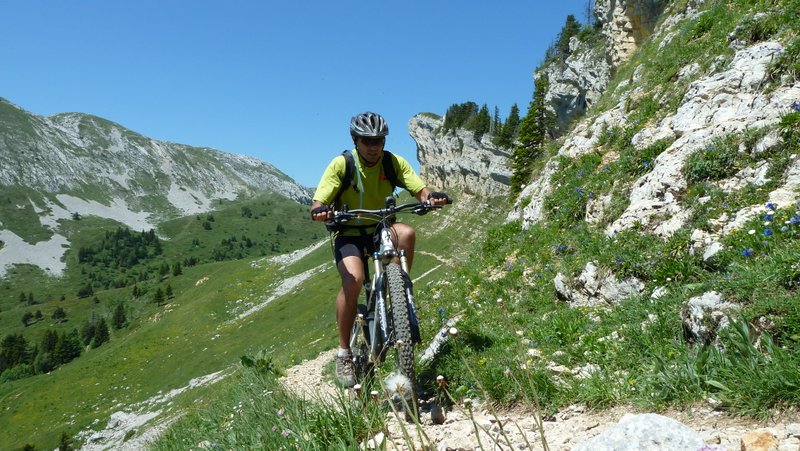 #50 Balcon exigeant : Pas facile d Balcon exigeant : Pas facile d'être toujours sur le vélo sous le Goulet d'Hurtières