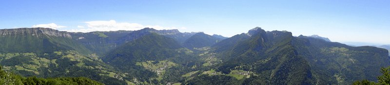 #10 La vue de la haut : C La vue de la haut : C'est pas mal ici et le ciel est bleu