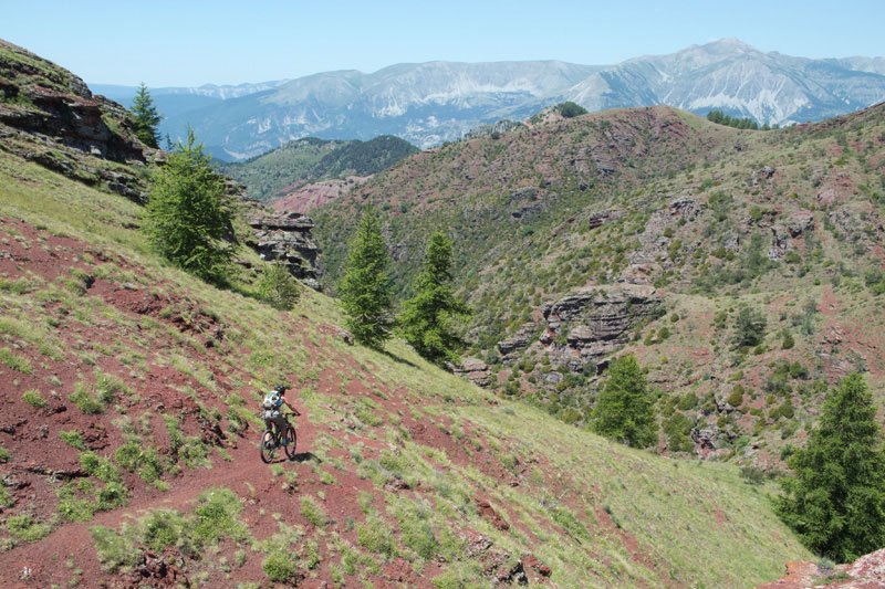 Avant le col de Sui : courte descente.